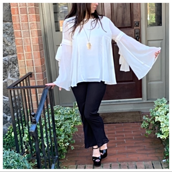 ONLY SIZE S ✨LAST ONE✨Gorgeous bell sleeves blouse - Picture 5 of 8